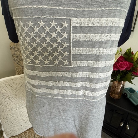 Free Kisses Gray and Blue Tank Top - Picture 2 of 6